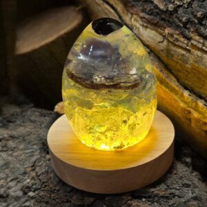 TAMAGO LAMP – Lámpara luz cálida led USB – TURMALINA Y LEPIDOLITA